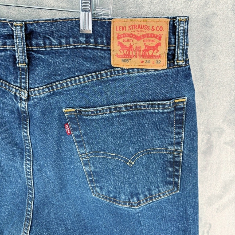 Levi's 505 Mens 36x32 (Fit 35x31) Medium Wash Straight Regular Fit Denim Stretch